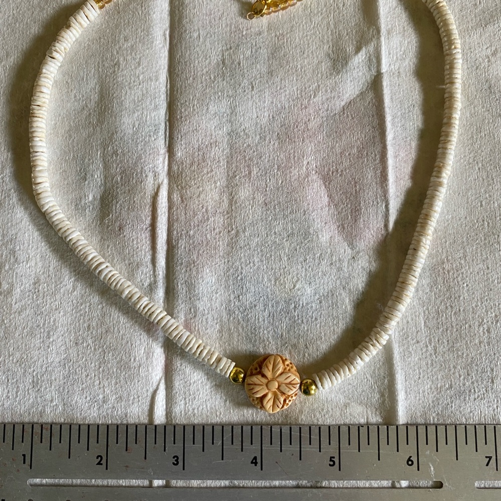 Chic Ivory and Gold Floral Necklace